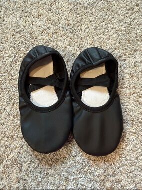 Black Stelle Dance Ballet Flats with Elastic Cross Straps